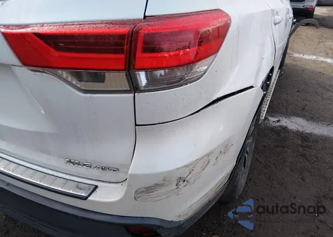 2017 Toyota Highlander Xle z USA, uszkodzony, nr VIN 5TDJZRFH8HS382976